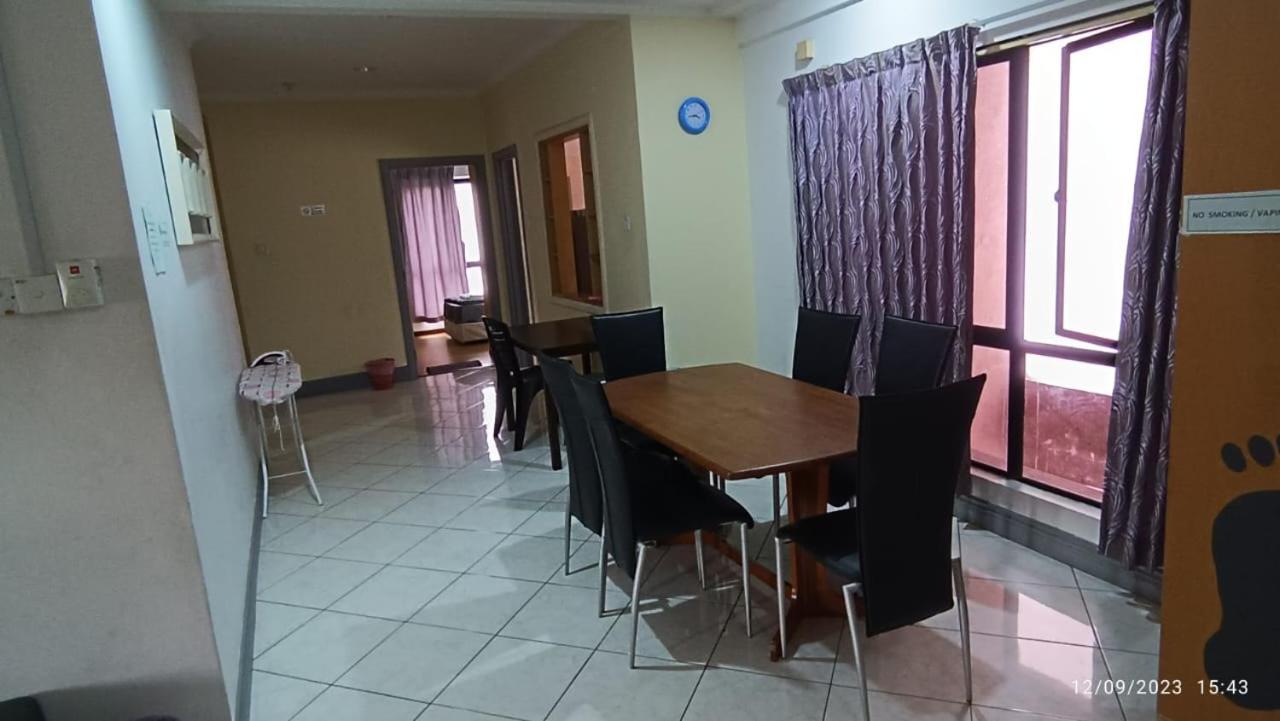 Marina Court, Kota Kinabalu, Sabah Villa Exterior foto